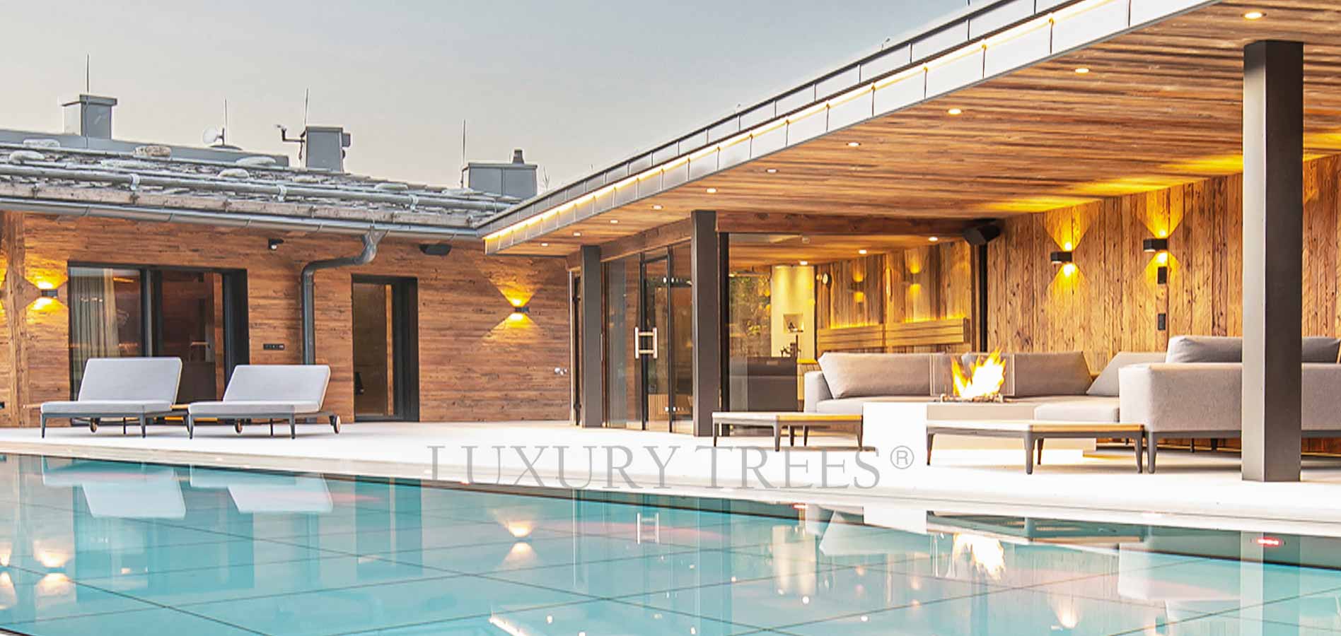 swimming-pool-swimming-pool-und-sauna-glaspool-glaspool-mit-hubboden-luxus-wellness-gartenshop-luxus-garten-shop-exklusiver-garten-shop-pool-mit-hubboden-glaspool-kaufen-architekt-sauna-outdoor-moderne-sauna-outdoor-saune-und-wellness-luxus-exklusive-sauna-haus-luxus-sauna-wellness