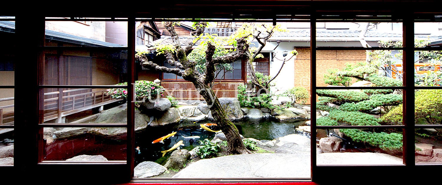 koiteich-koiteiche-japanischer-garten-moderne-gartengestaltung-gartengestaltung-mit-wasser-8-1500x630