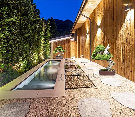 gartengestaltung-mit-pool-swimming-pool-luxus-swimming-pool-moderne-sauna-luxus-sauna-kneip-luxus-outdoor-sauna-1